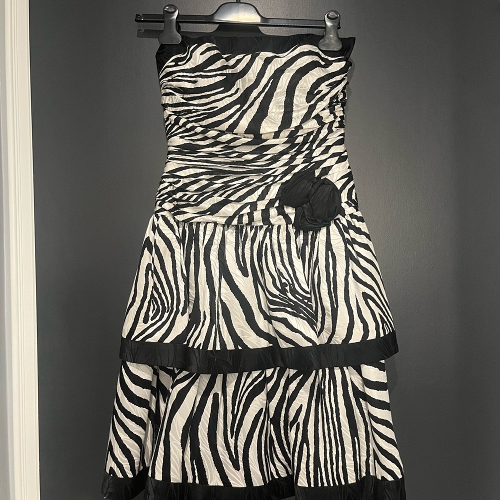 Vintage 80s Zebra Print Strapless Dress with Ruffles and Ruching size XS silk